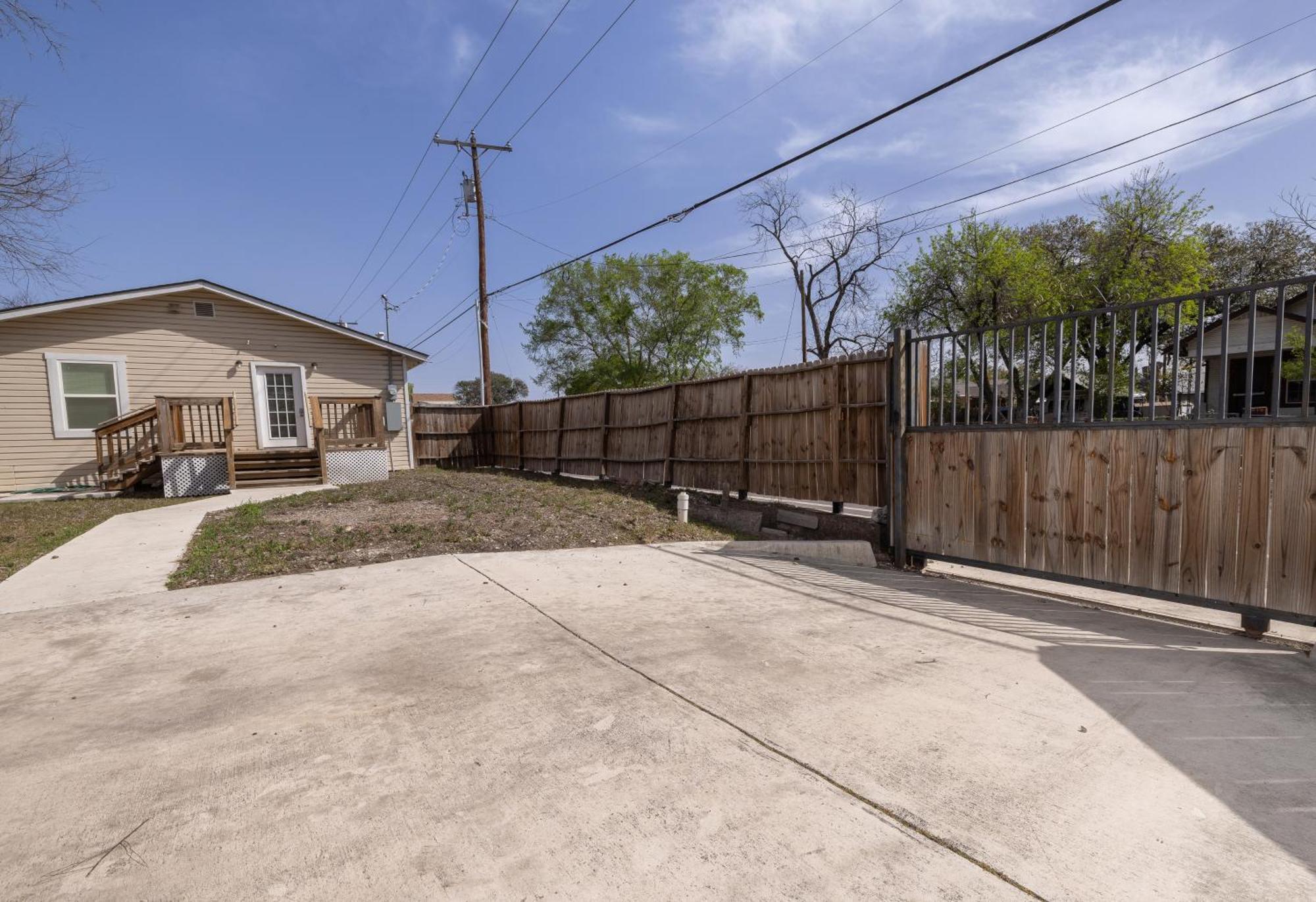 Charming Dreamy Close To Downtown Sa Holiday home *